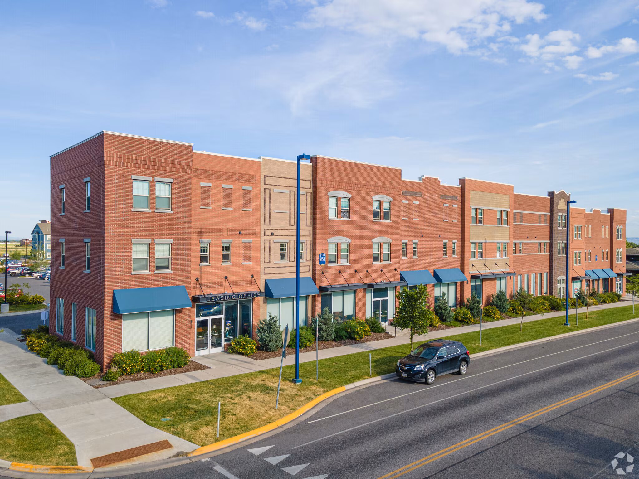 Daytime exterior of Stadium View Apartments, student housing just minutes from Montana State University.