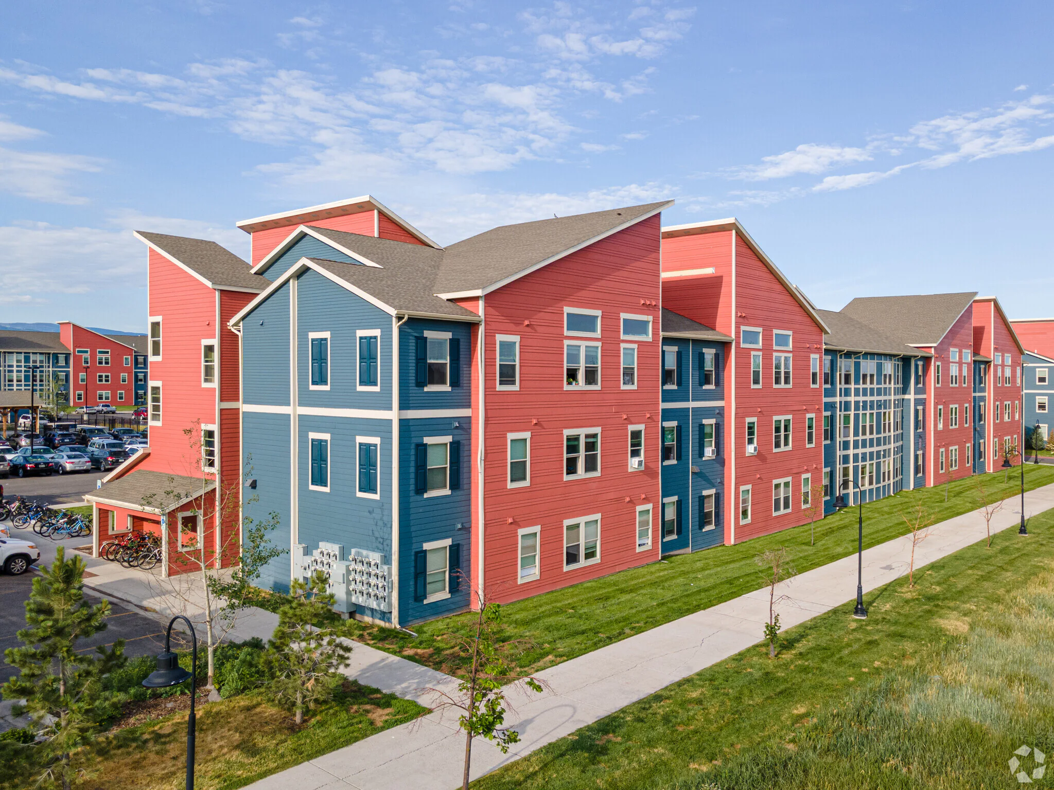 Exterior view of Stadium View Apartments Bozeman — modern student housing near Montana State University.