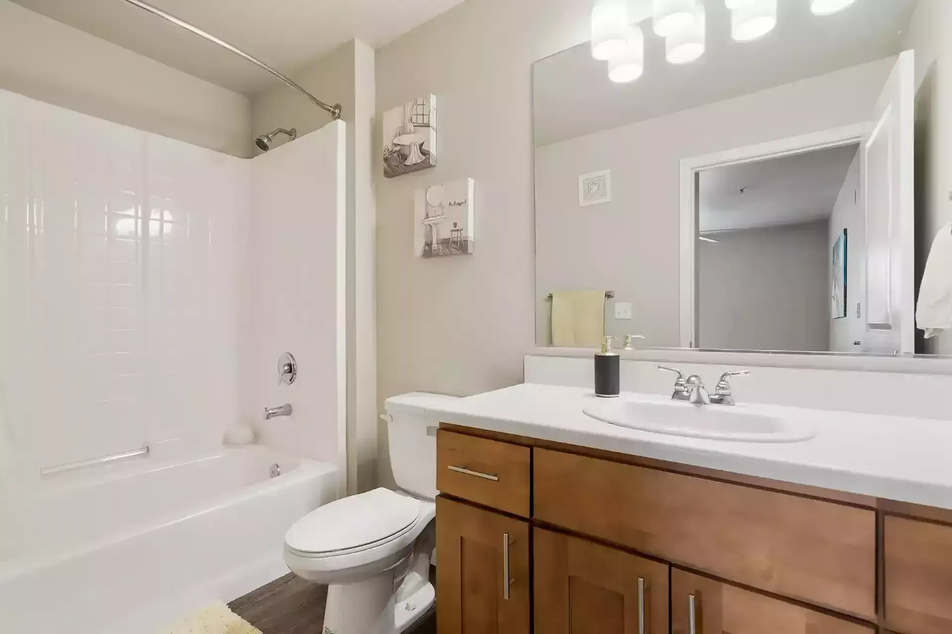 Spacious bathroom in student apartments at Stadium View Bozeman, featuring updated fixtures and a bright atmosphere.