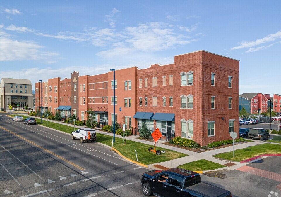 How Living Close to Campus Can Improve Your College Experience